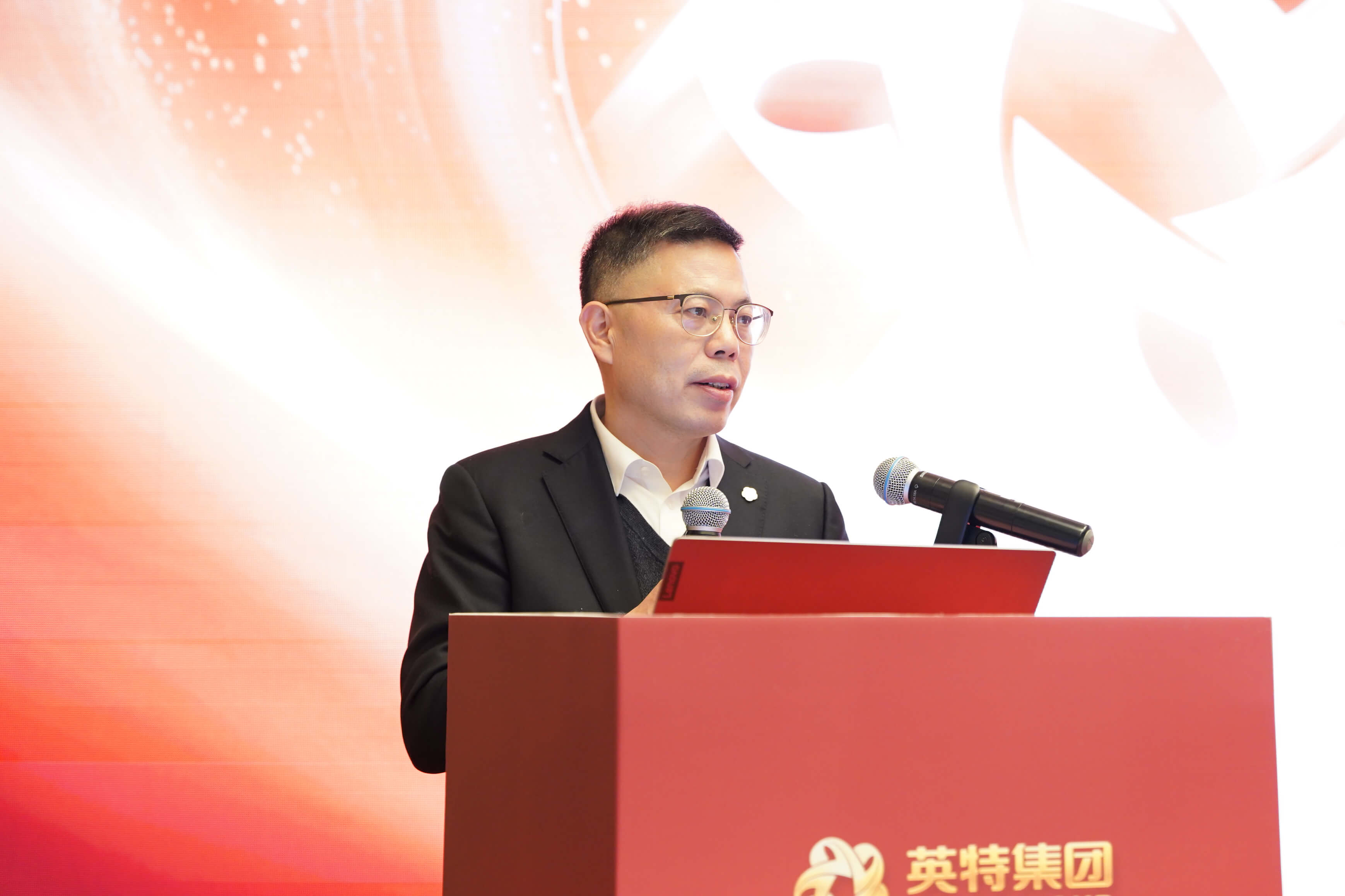 16762625571271852556